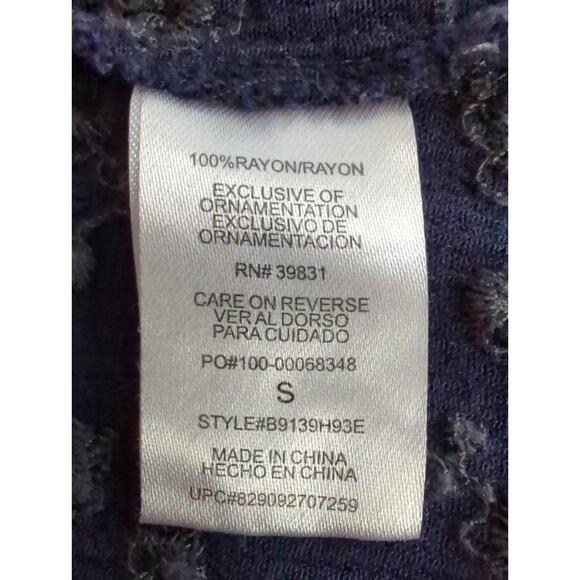 Democracy Embroidered Short Sleeve Navy Blue Keyhole Back Top Women's Size S EUC - Picture 4 of 6